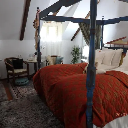 Casa Cositorarului Boutique 4*